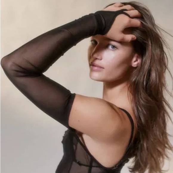 Urban Outfitters Ziggy cold shoulder corset top - Picture 3 of 4